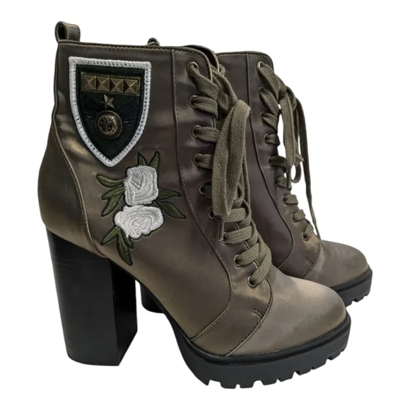 Steve Madden Laurie bootie olive satin Size 7.5 Military combat boot - Picture 1 of 9
